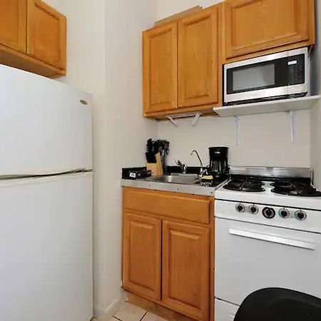 Cozy Studio Steps To Central Park Upper E Side Apartment Ню Йорк Екстериор снимка