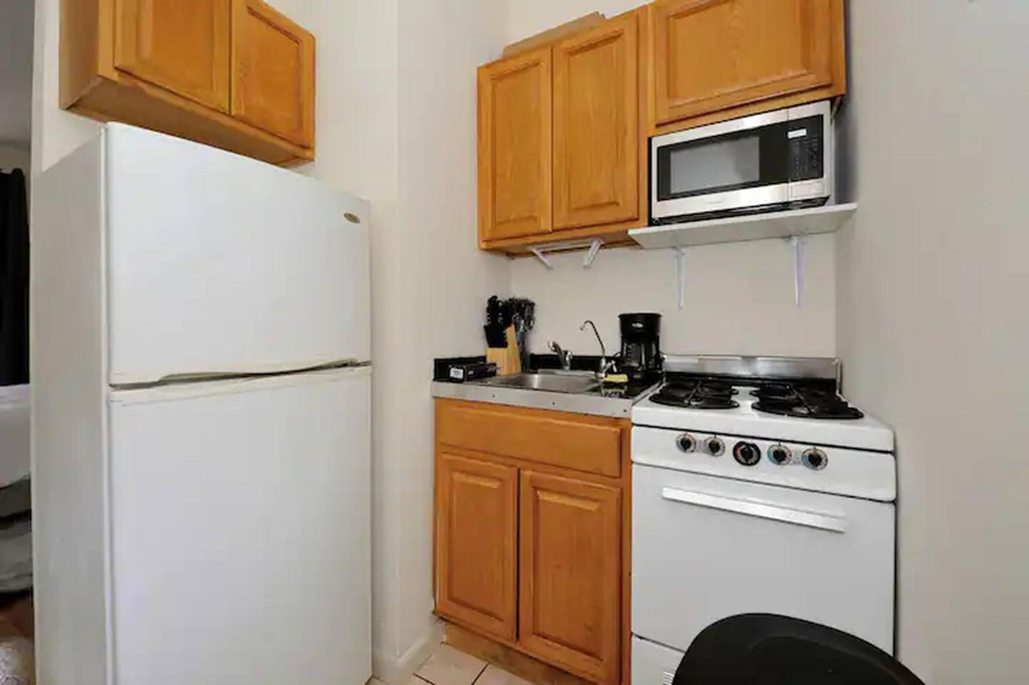 Cozy Studio Steps To Central Park Upper E Side Apartment Ню Йорк Екстериор снимка